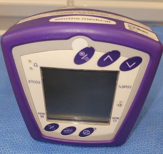Used SMITHS MEDICAL 8401 CAPNOCHECK II W/ CHARGER