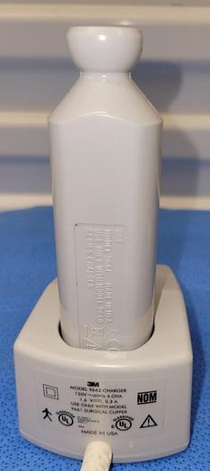 Used 3M 9661 Surgical Clipper & 9662 Charger Stand