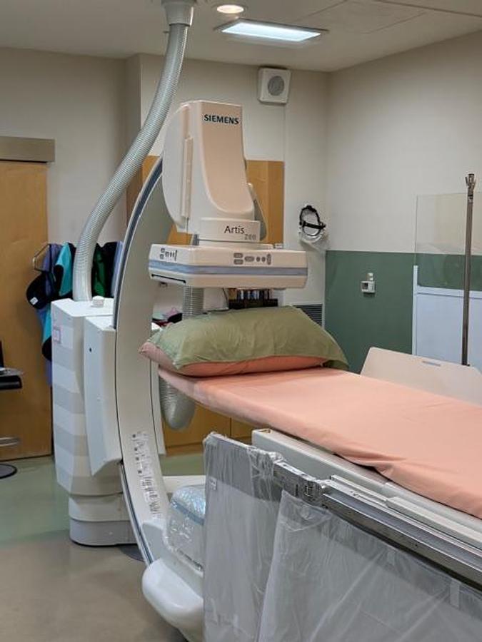 Used Siemens Axiom Artis zee Multi-Purpose Lab