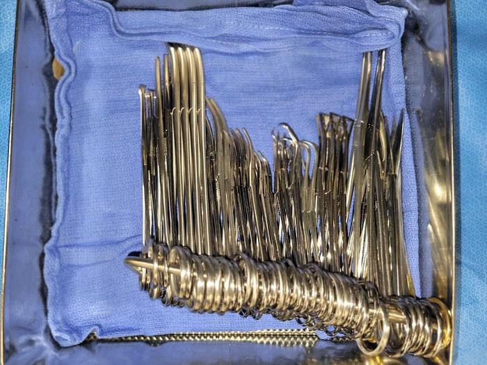 Used HEMORRHOIDECTOMY SURGICAL INSTRUMENTS SET