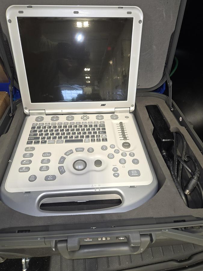 Used Mindray M7 Ultrasound System - 3 Transducers & Carry Case