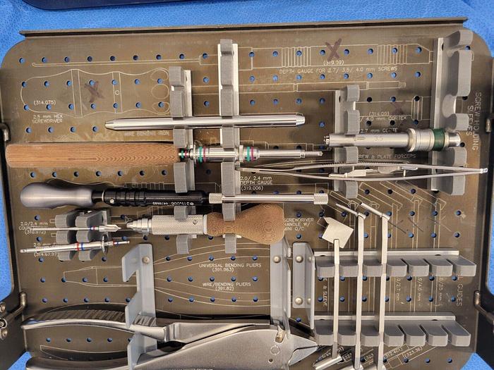 Used SYNTHES 105.100 Modular Foot System Instrument Set