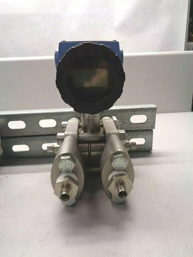 Used OMEGA PX76 0-06WCD1 DIFFERENTIAL PRESSURE TRANSMITTER Lot of 2 W/Mount