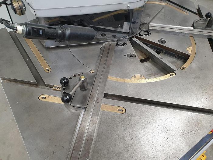 Gebraucht Hydraulische Ausklinkmaschine Indumasch V 204