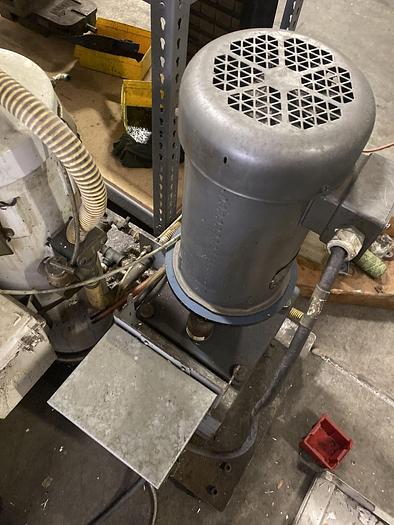 Used 2006 HAAS EC-400 PP 4-Axis CNC Horizontal Machining Center