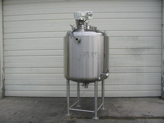 Usado 1200 GALLON STORAGE TANK.  CB SERIAL 78-E19