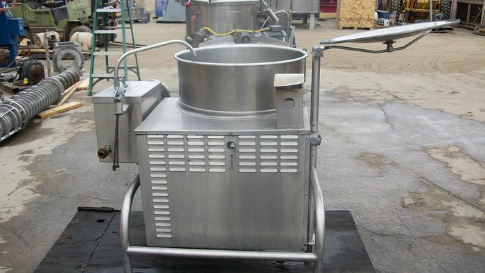 Used Kettle, 40 Gallon, S/st, Cleveland, Mdl KGL40T, Steam, Tilt, #S742463