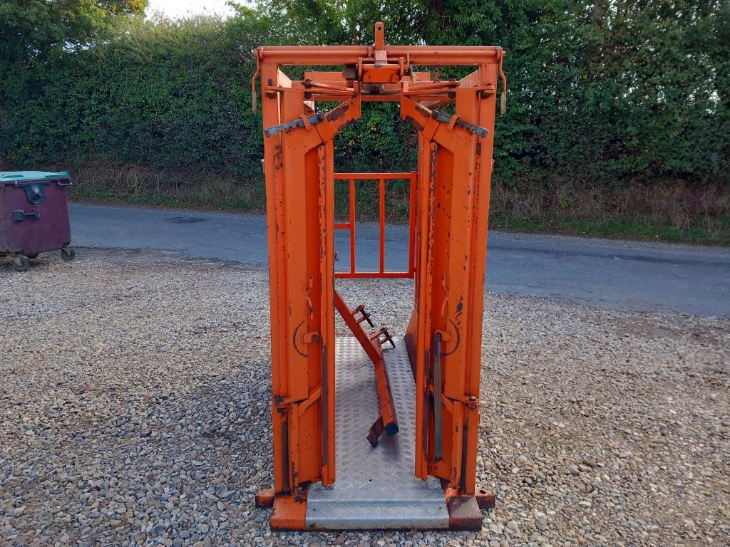 Used Ritchie Cattle Crush