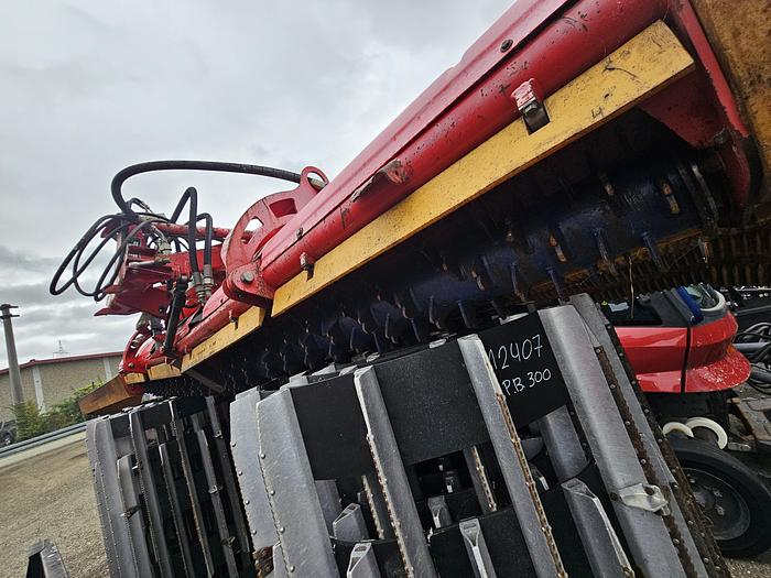 Used PistenBully 300 (2004)