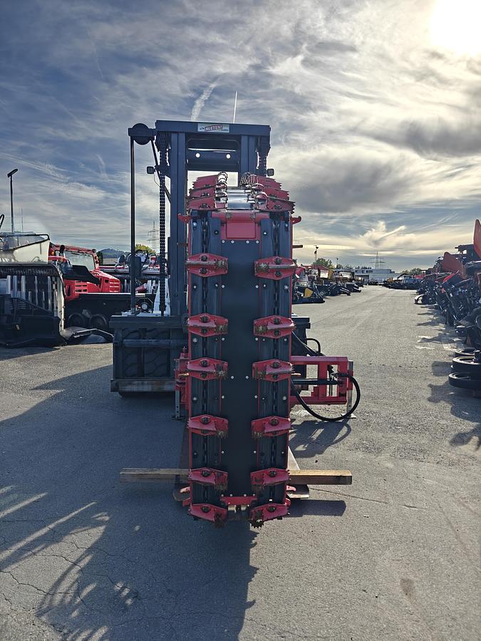 Used 2005 PistenBully Pipe-Magician