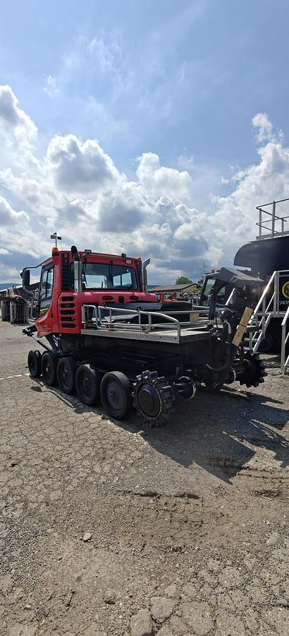 Used PistenBully 300
