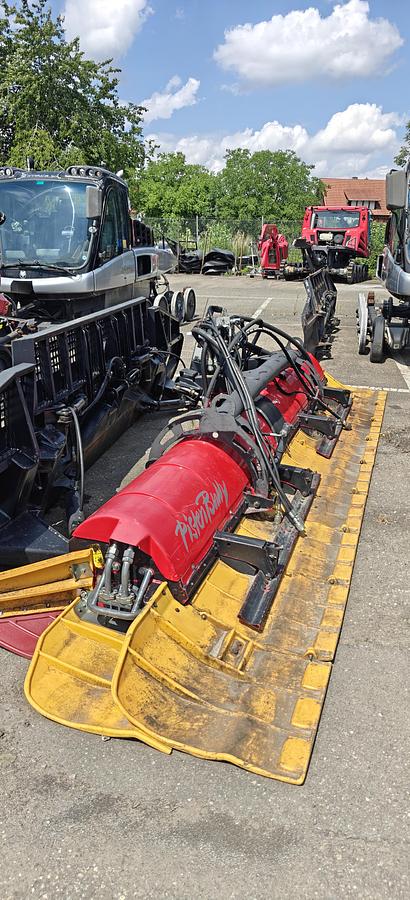 Used PistenBully 300