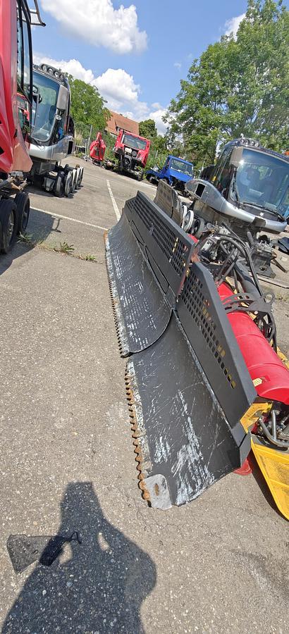 Used PistenBully 300