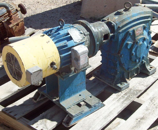 Used 5 HP Shinko 90 deg. Gear Reducer 60:1; MFG 940523; Type WTC; Size 55