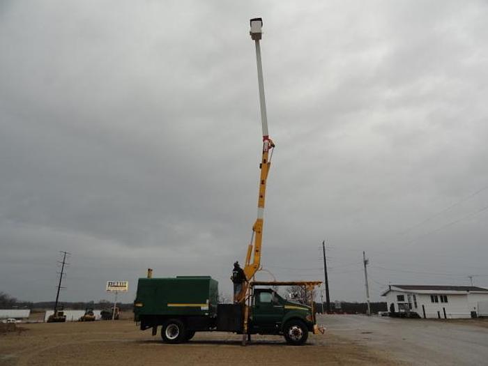 Used 2005 VERSALIFT VO255