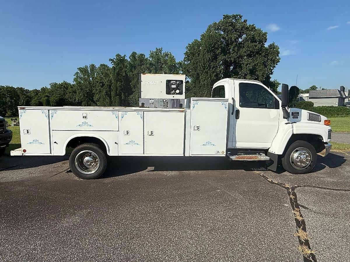 Used 2004 GMC C4500 Service Truck