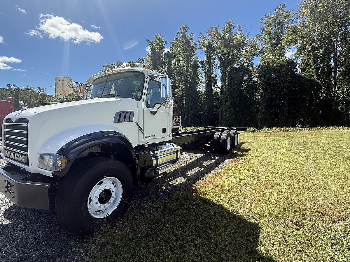 Used 2009 Mack GU 713 Cab & Chassis