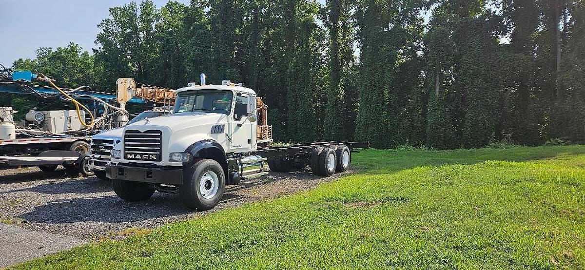 Used 2009 Mack GU 713 Cab & Chassis