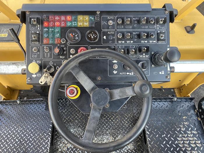Usato 2015 CATERPILLAR AP 300D