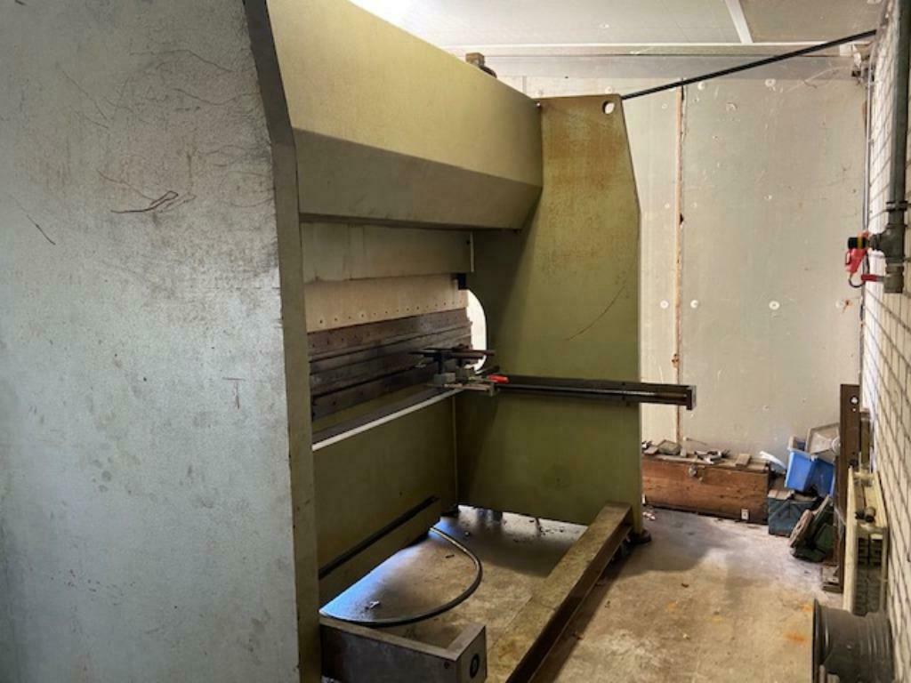 Gebruikt 1983 DONE WELL 80-3000