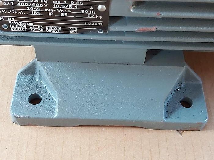 Elektromotor mit Fuss, IE2-WE1R 132S 2 TPM HW, 5,5 KW, 2915 rpm, VEM, neu -70%