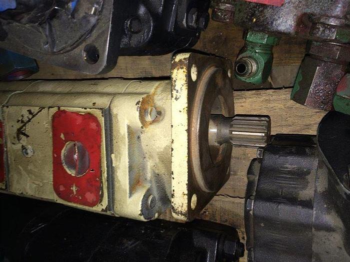 Used Hydraulic Pump - 313-9640-029-U