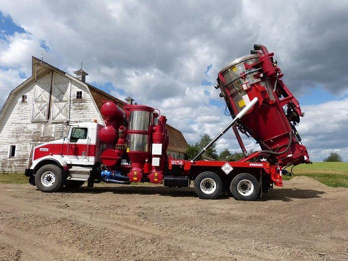 Used RARE HI RAIL INDUSTRIAL HYDROVAC 2001 KENWORTH 