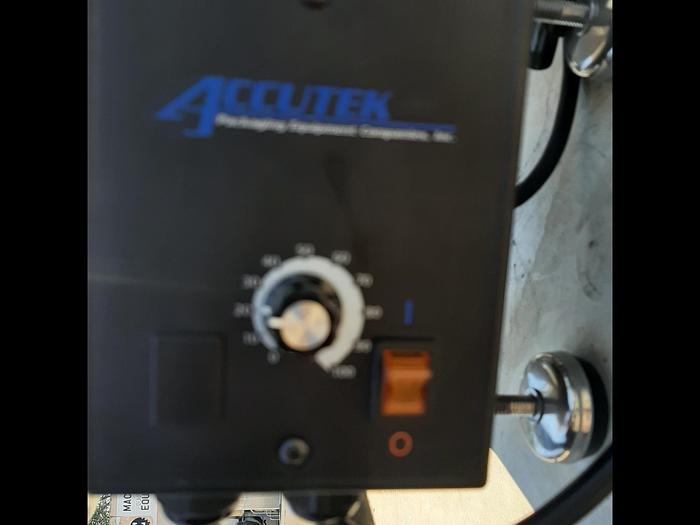 Used Labeler, Pressure Sensitive, Accutek, Mdl 24-SPS-104, Accumulation Tables #S744787