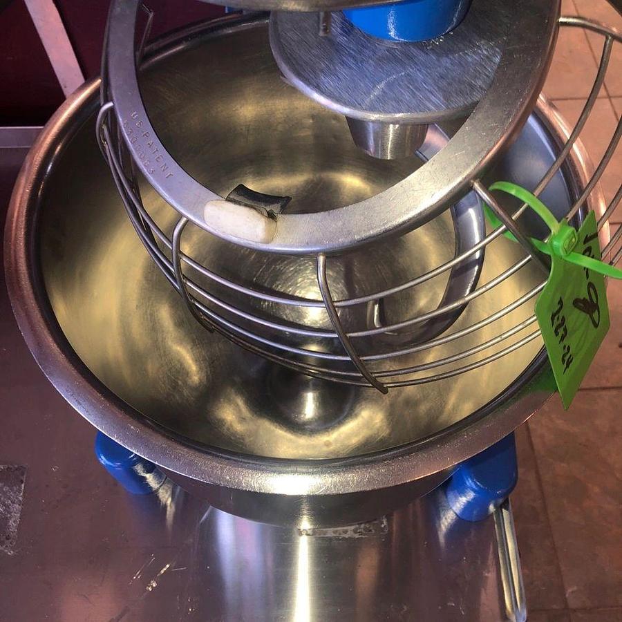 Used HOBART A 200 20 QT Mixer Includes Guard, Bowl & Pattle Hook & Whip 115VHOBART A 200 20 QT Mixer Includes Guard, Bowl & Pattle Hook & Whip 115V