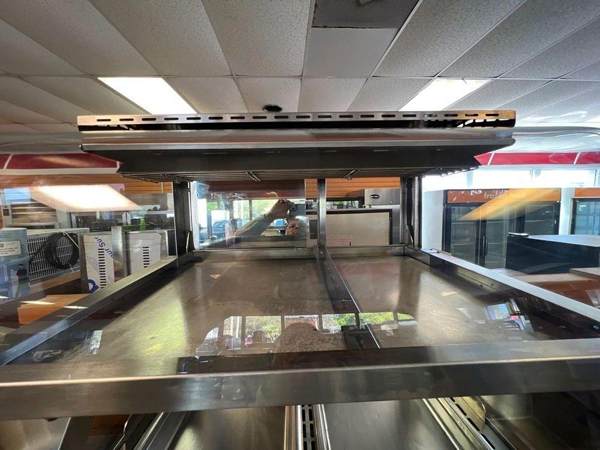 Used Heated Countertop Display Warmer 36”Heated Countertop Display Warmer 36”