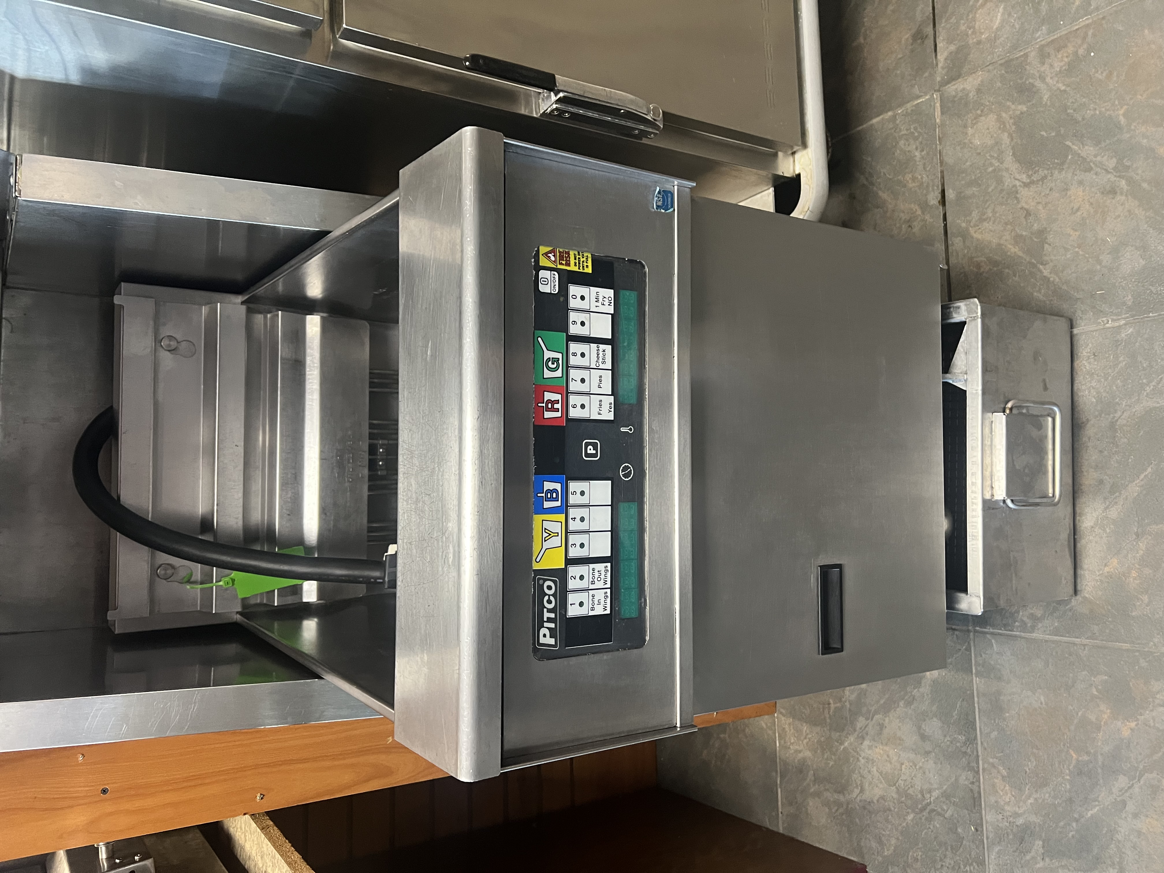 Refurbished Pitco PH-SEF184 Electric Fryer with Built-In Filtration – 60 lb Capacity – 17 kW