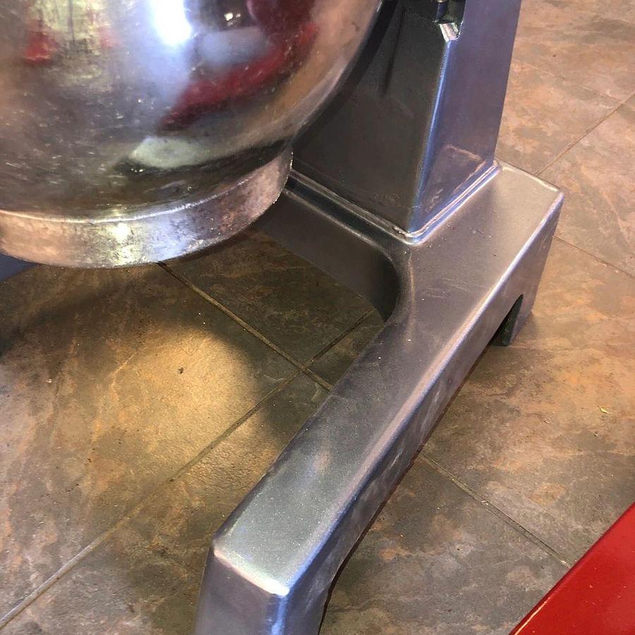 Used Hobart D-300 30 Qt Bakery Dough Mixer w/ Bowl, Hook Volts 115 Phase 1Hobart D-300 30 Qt Bakery Dough Mixer w/ Bowl, Hook Volts 115 Phase 1