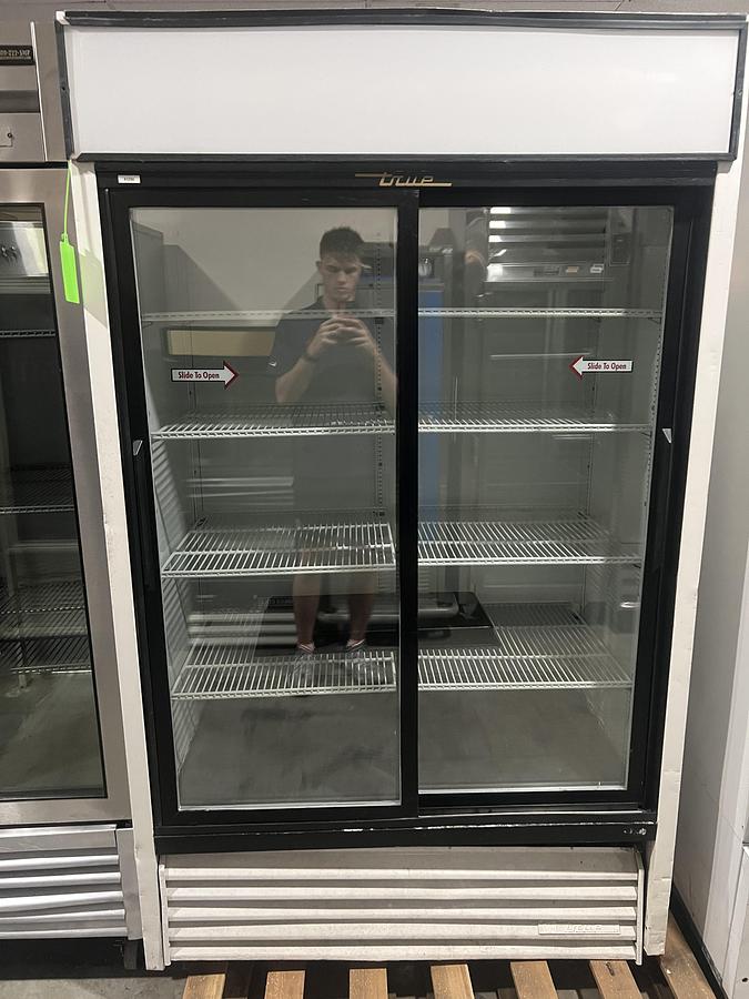 Refurbished True 2 Door Glass Sliding Door Commercial Reach-In Refrigerator Cooler