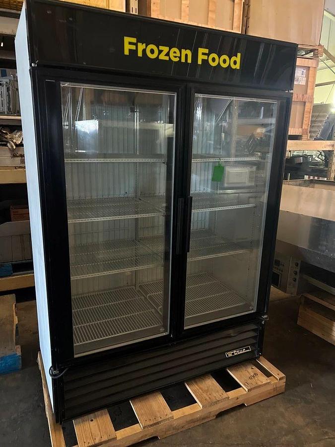 Used True GDM-49F Two Section Display Freezer w/ Right Hinged Swing Doors - Bottom Mount Compressor, BlackTrue GDM-49F Two Section Display Freezer w/ Right Hinged Swing Doors - Bottom Mount Compressor, Black