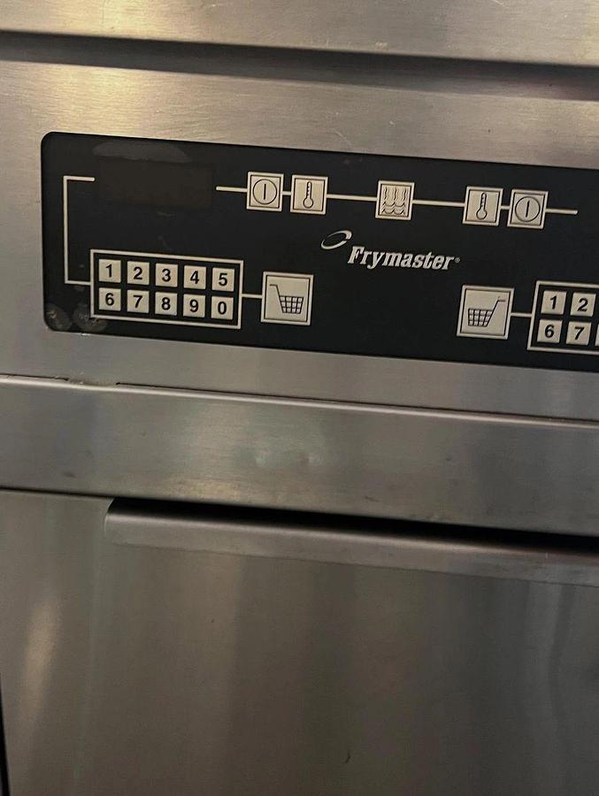 Used Frymaster FPPH317BLSE Electric Fryer - (3) 50 lb Vats, Floor Model, 208v/3phFrymaster FPPH317BLSE Electric Fryer - (3) 50 lb Vats, Floor Model, 208v/3ph