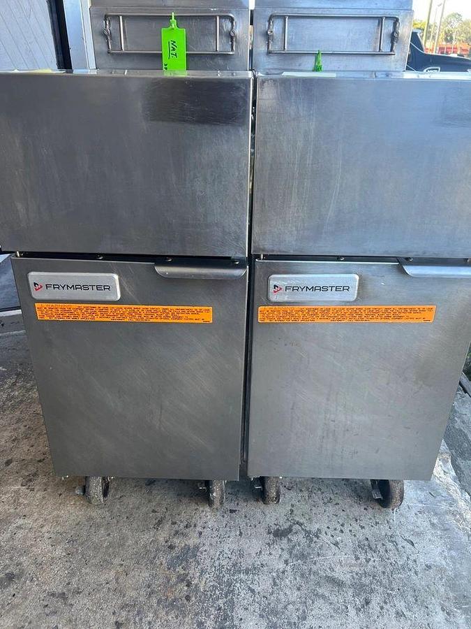 Used Used: Frymaster GF14 Gas Fryer – (1) 40 lb Vat, Floor ModelUsed: Frymaster GF14 Gas Fryer – (1) 40 lb Vat, Floor Model