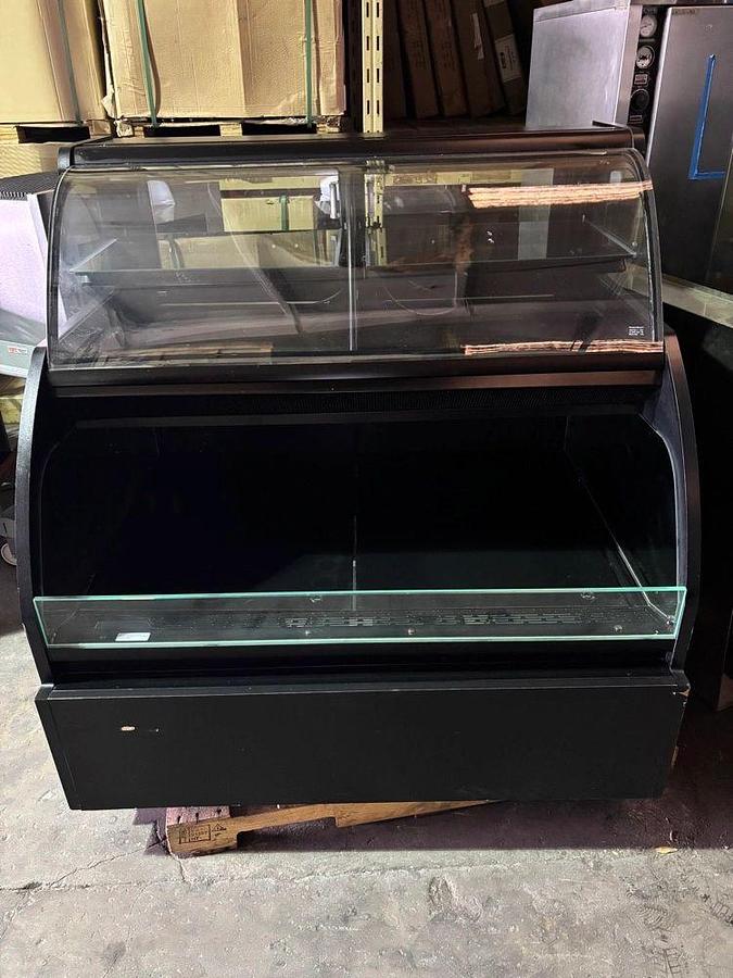 Used Structural Concepts Encore Refrigerated Dual-Temp Bakery Case Model HOU4852RStructural Concepts Encore Refrigerated Dual-Temp Bakery Case Model HOU4852R