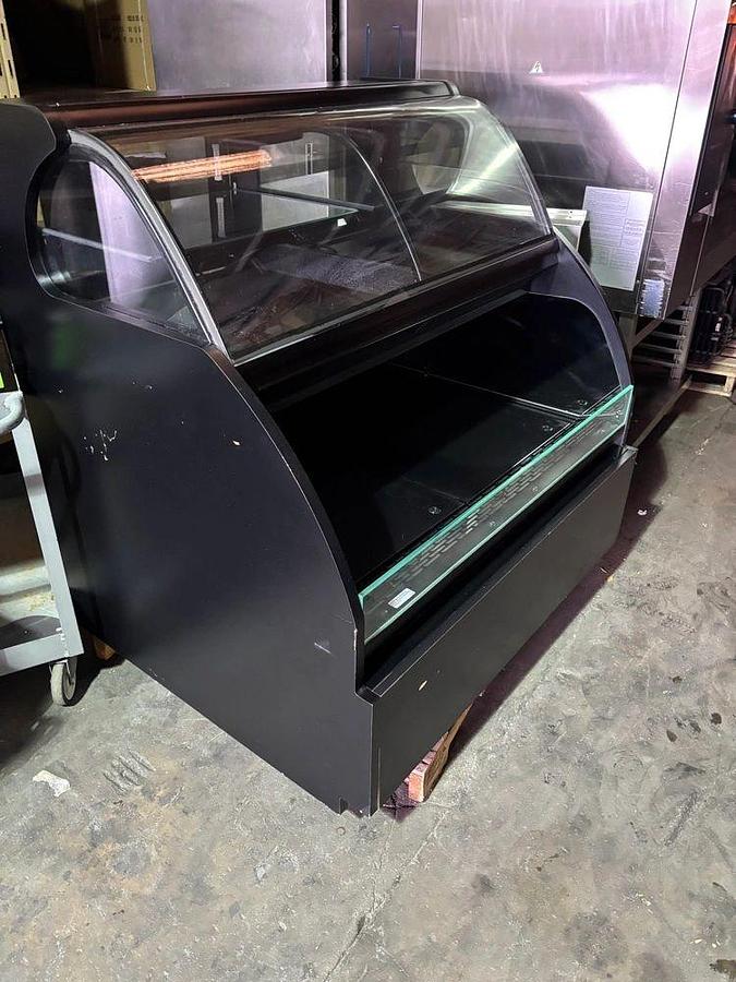 Used Structural Concepts Encore Refrigerated Dual-Temp Bakery Case Model HOU4852RStructural Concepts Encore Refrigerated Dual-Temp Bakery Case Model HOU4852R