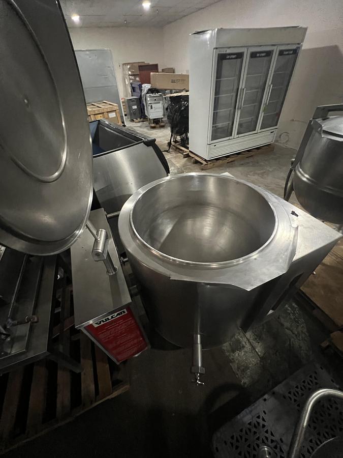 Refurbished Vulcan GLT60 60 Gallon Natural Gas Tilting Steam Jacketed Kettle Commercial