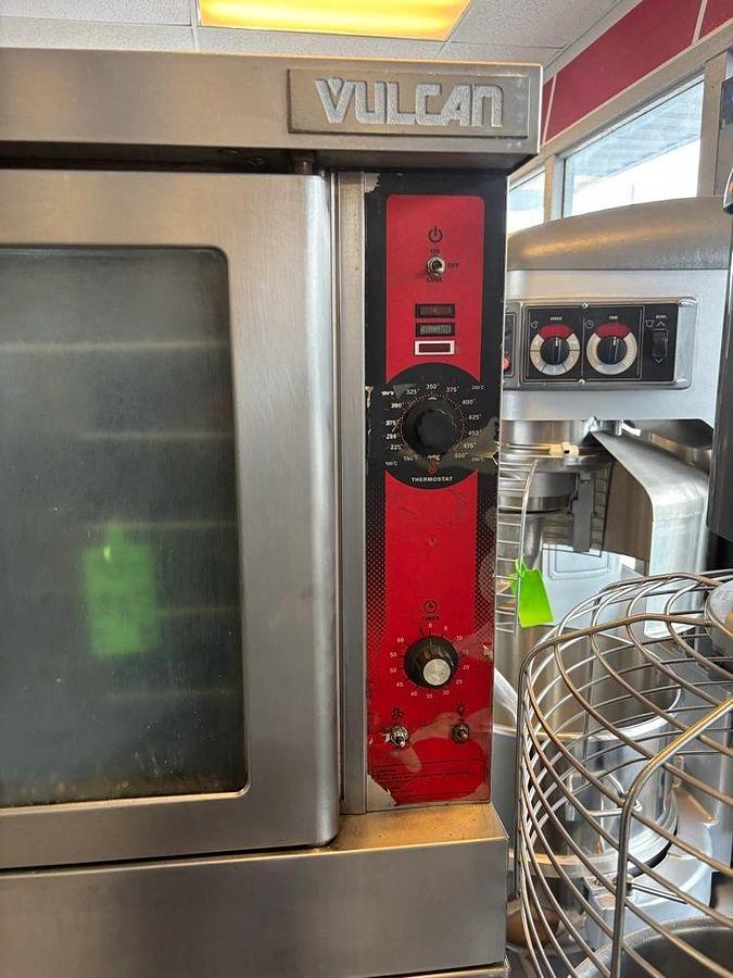 Used Vulcan Double Full Size Natural Gas Convection Oven - 100,000 BTUVulcan Double Full Size Natural Gas Convection Oven - 100,000 BTU