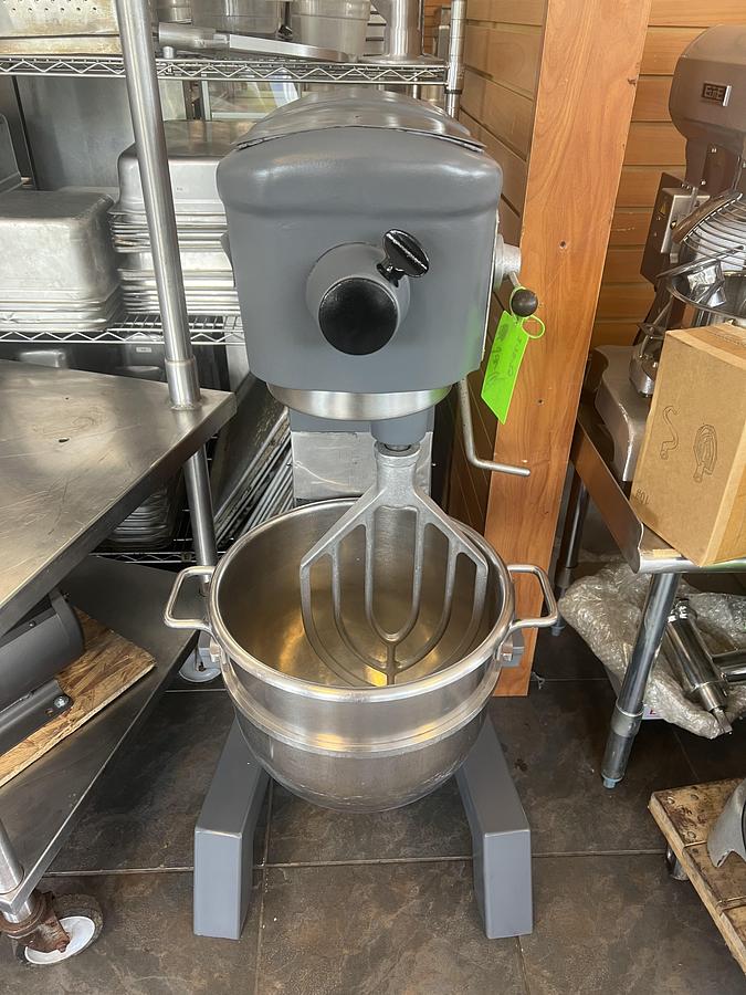 Refurbished Hobart 30 Qt Commercial Planetary Mixer w/ Stainless Bowl & Paddle Heavy Duty
