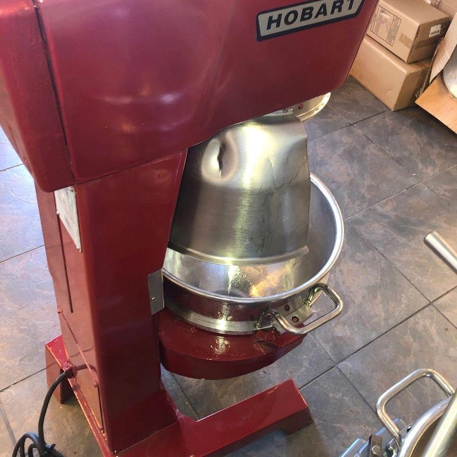 Used Hobart D-300 30 Qt Bakery Dough Mixer w/ Bowl, Hook Volts 115 Phase 1Hobart D-300 30 Qt Bakery Dough Mixer w/ Bowl, Hook Volts 115 Phase 1