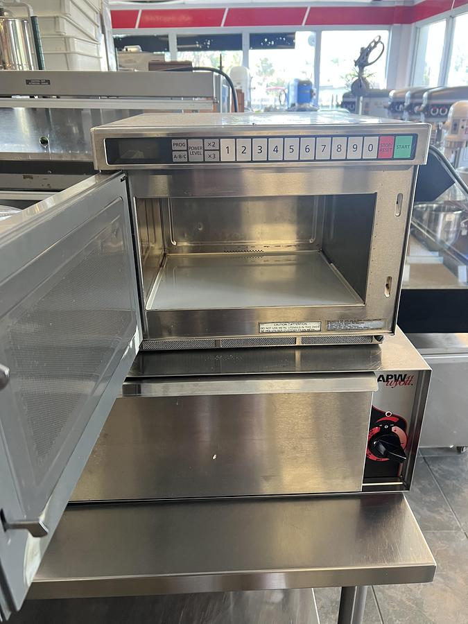Refurbished Panasonic NE-17521 Commercial Microwave Oven 