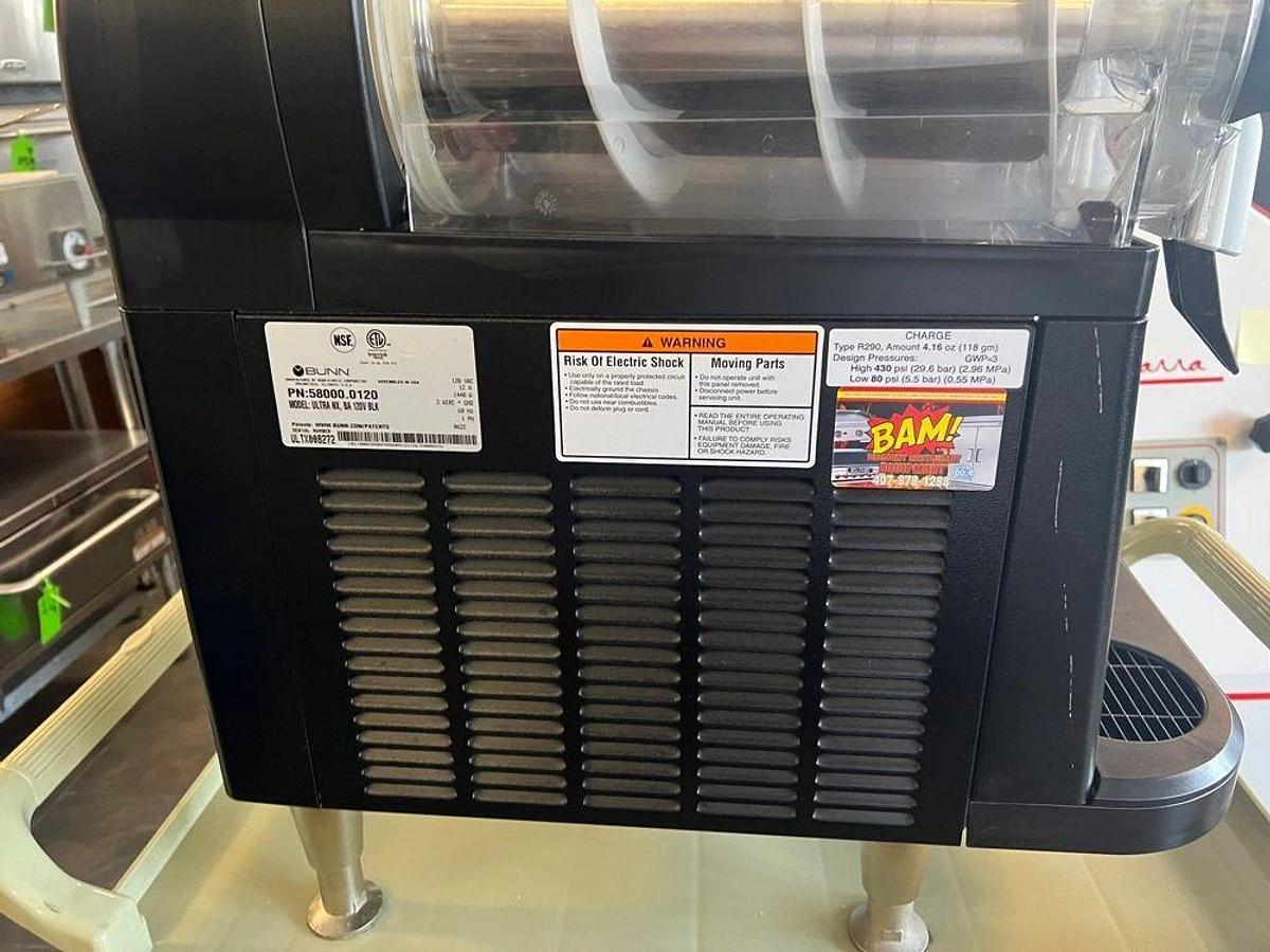 Used Bunn 58000.0120 Ultra NX Black Double 3 Gallon Slushy Machine - 120VBunn 58000.0120 Ultra NX Black Double 3 Gallon Slushy Machine - 120V