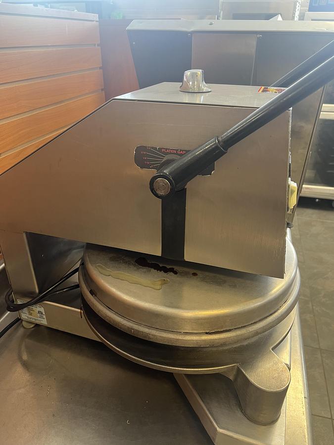 Used Somerset SDP-717 Heated Dough Press – Commercial Pizza Dough Press