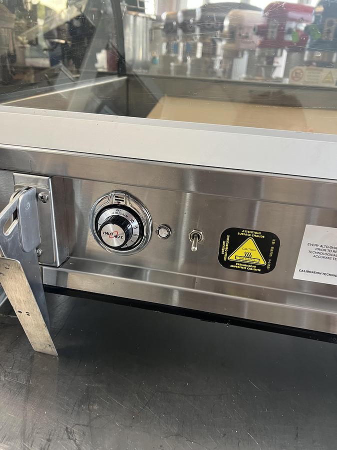 Refurbished Alto-Shaam ED2-48 Heated Food Display Case – 48” Curved Glas