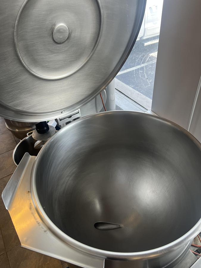 Used Cleveland KEL-40T Tilting Steam Jacketed Kettle – 40 Gallon – Commercial Restaurant Kettle