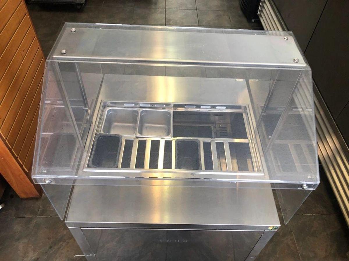 Used Turbo Air 27 1/2" Sandwich/Salad Prep Table w/ Refrigerated Base, 115vTurbo Air 27 1/2" Sandwich/Salad Prep Table w/ Refrigerated Base, 115v