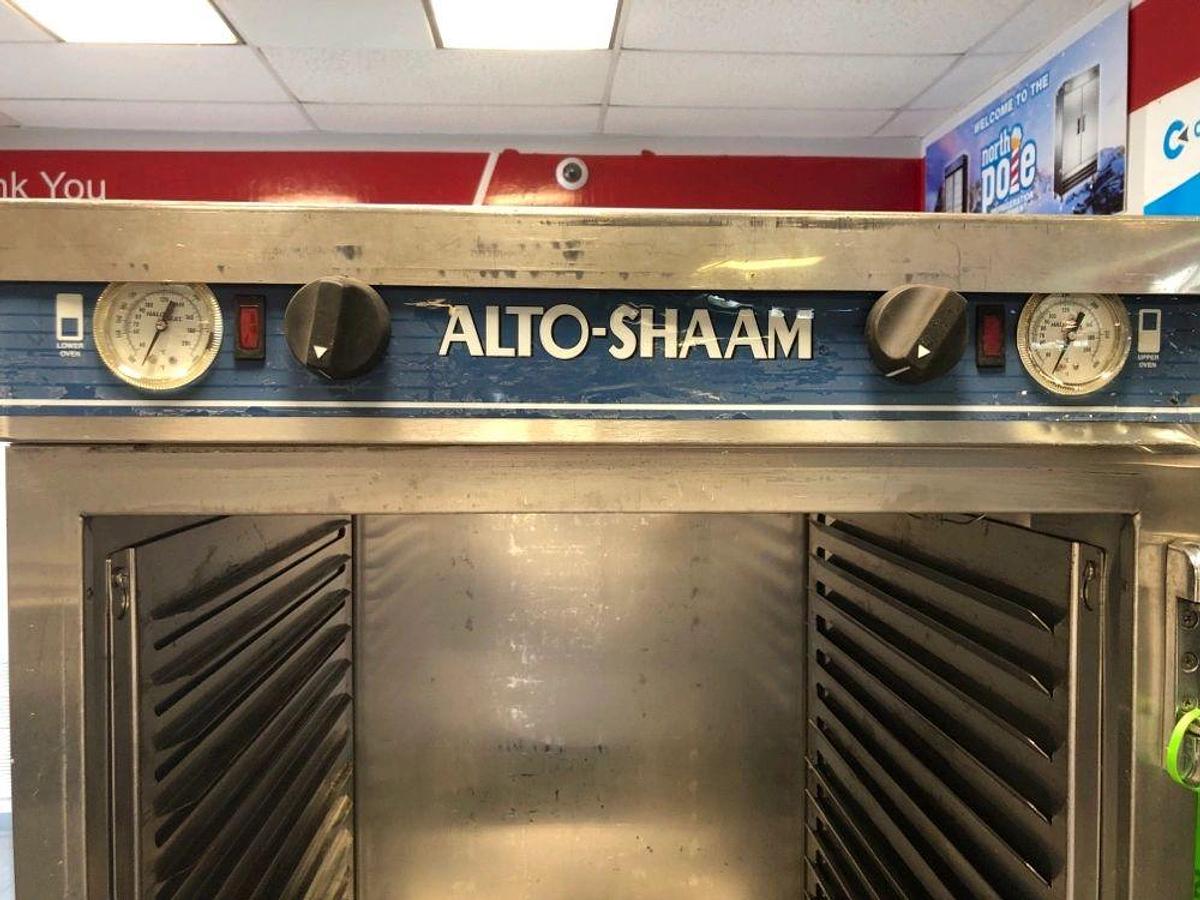 Used Alto-Shaam 1200-UP Mobile 16 Pan Dutch Door Holding Cabinet with Universal Racks - 208/240VAlto-Shaam 1200-UP Mobile 16 Pan Dutch Door Holding Cabinet with Universal Racks - 208/240V
