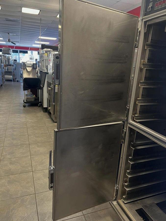 Used Henny Penny HC900 Heated Holding Mobile CabinetHenny Penny HC900 Heated Holding Mobile Cabinet